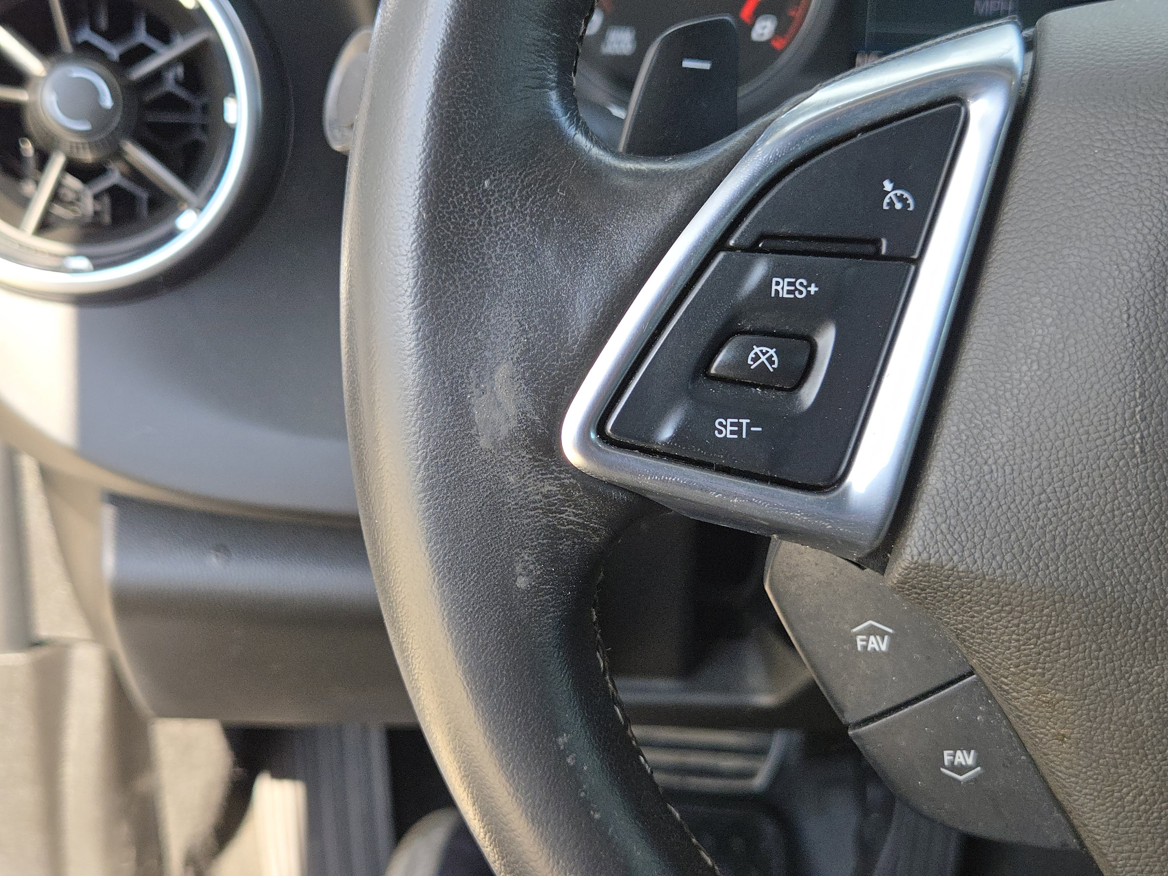 2021 Chevrolet Camaro 1LT photo 24