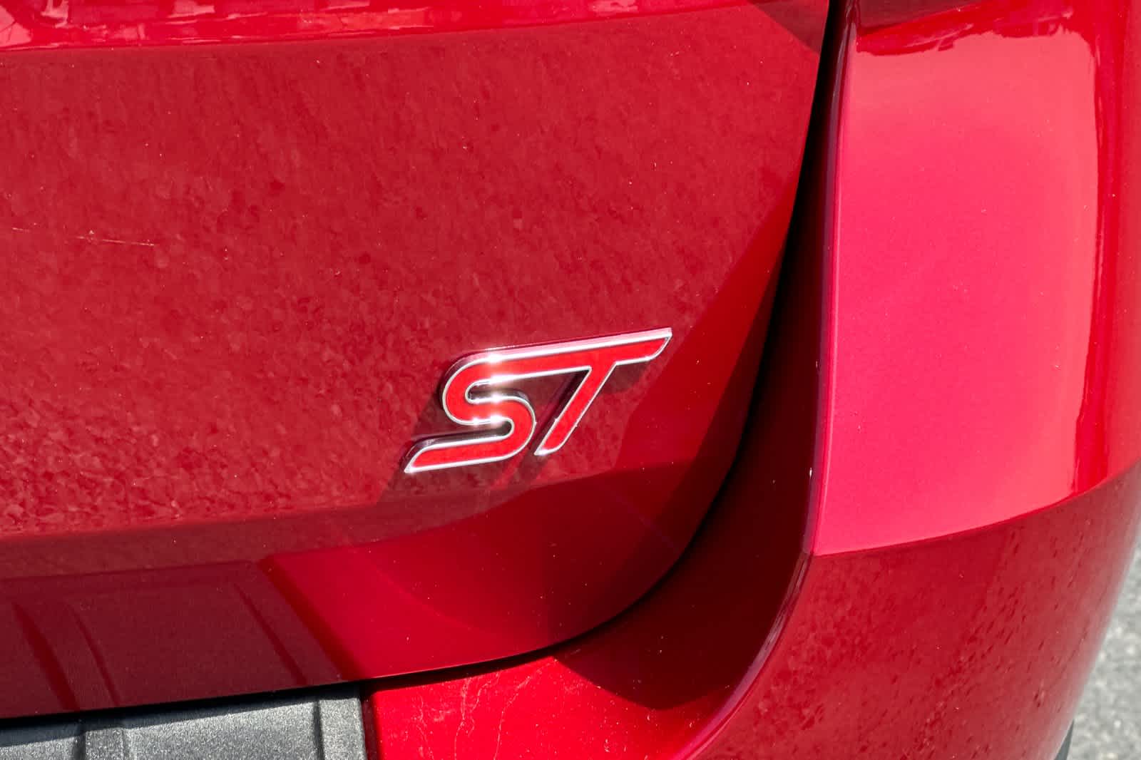 2025 Ford Explorer ST photo 3