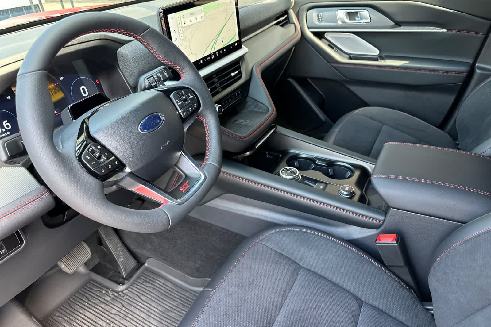 2025 Ford Explorer ST photo 4