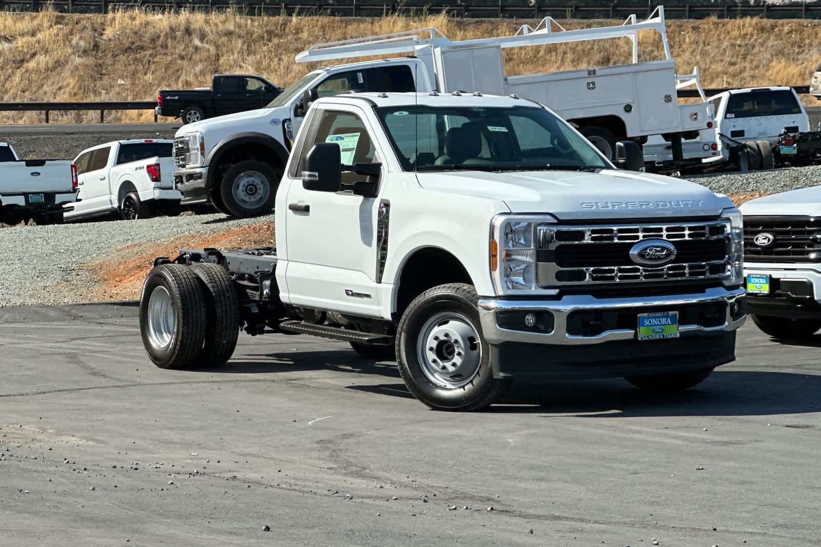2026 Ford F-350 photo 16