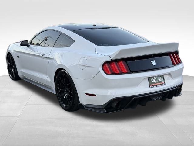 2015 Ford Mustang GT photo 9