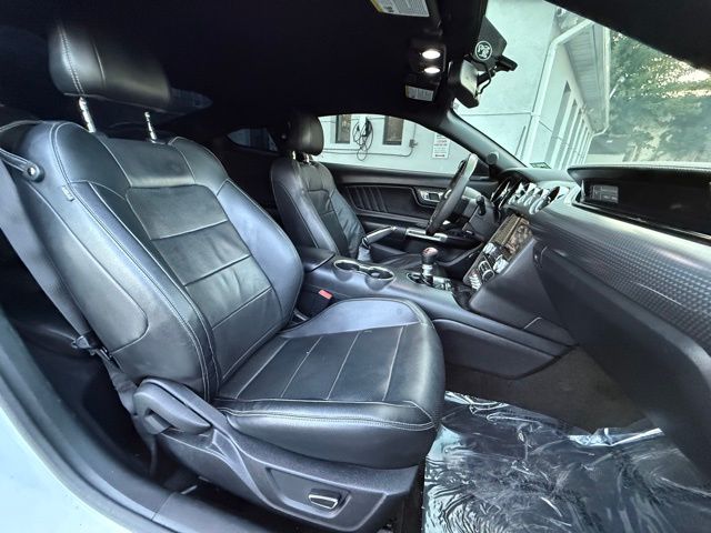 2015 Ford Mustang GT photo 18