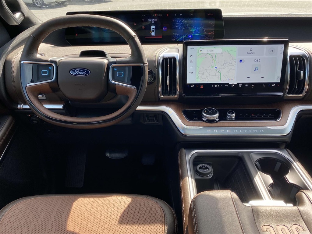 2025 Ford Expedition King Ranch photo 10
