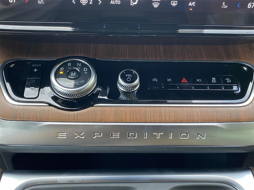 2025 Ford Expedition King Ranch photo 28