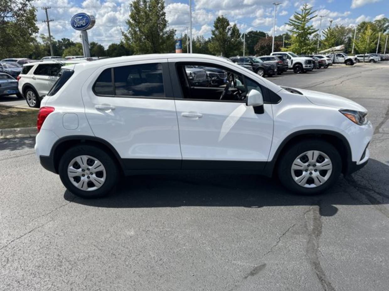 Used 2019 Chevrolet Trax LS with VIN 3GNCJKSB3KL176025 for sale in Old Mill Creek, IL