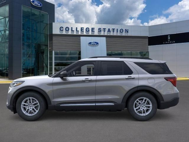 2025 Ford Explorer photo 2