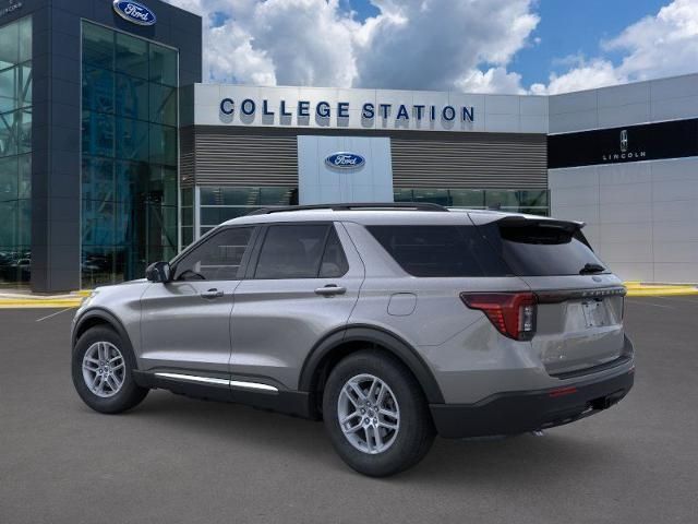 2025 Ford Explorer photo 3