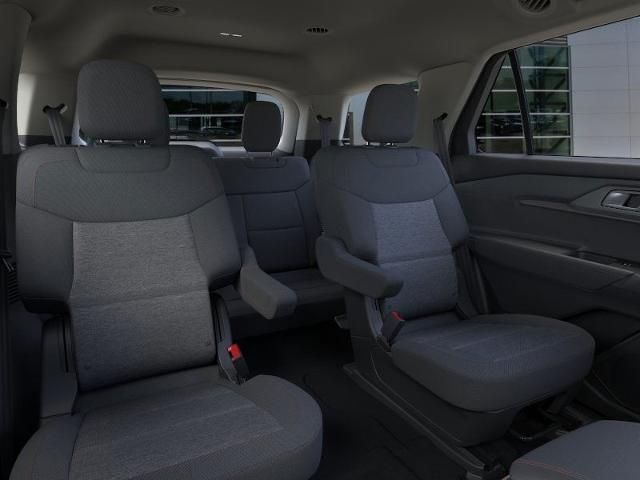 2025 Ford Explorer photo 8