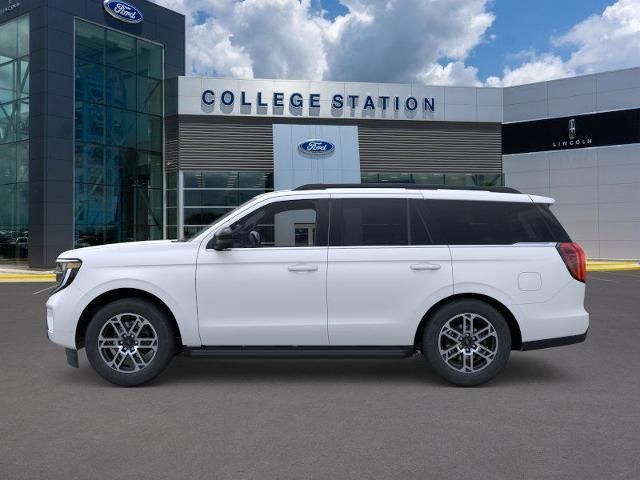 2025 Ford Expedition photo 2