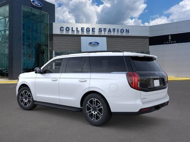2025 Ford Expedition photo 3