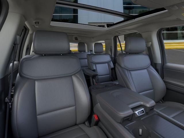2025 Ford Expedition photo 9