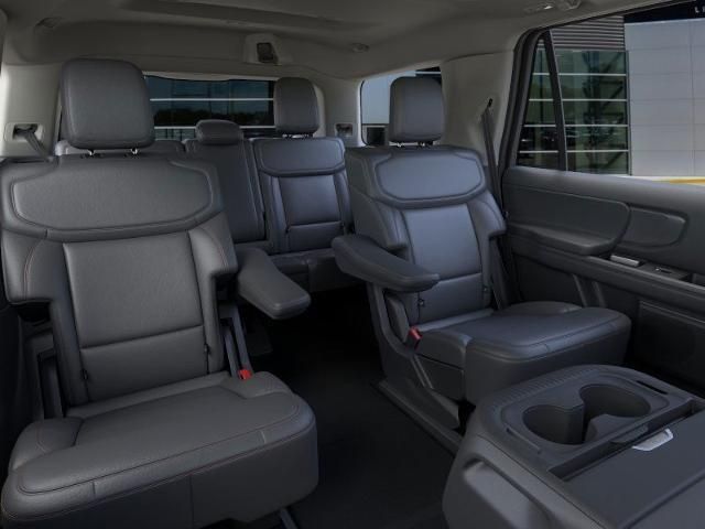 2025 Ford Expedition photo 10