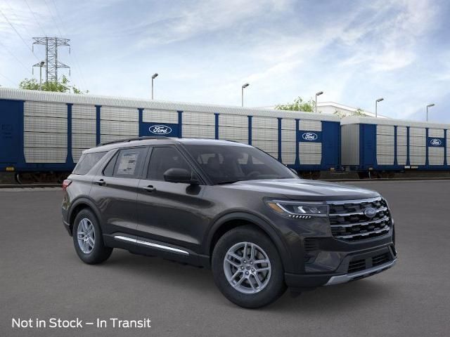 2025 Ford Explorer photo 7