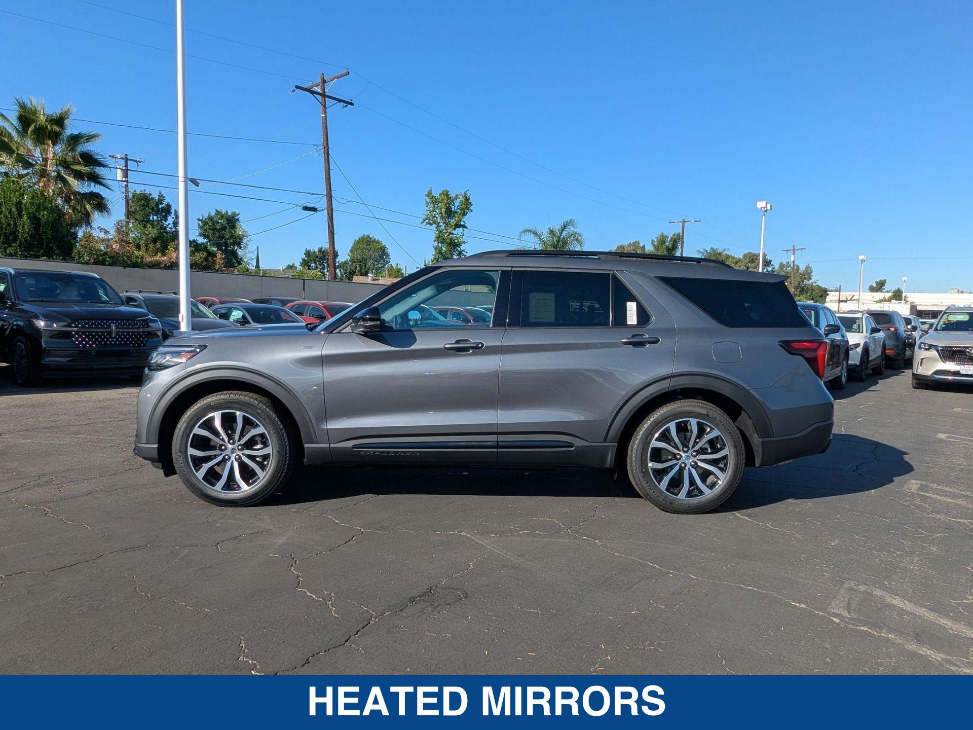 2025 Ford Explorer ST ST-Line photo 5