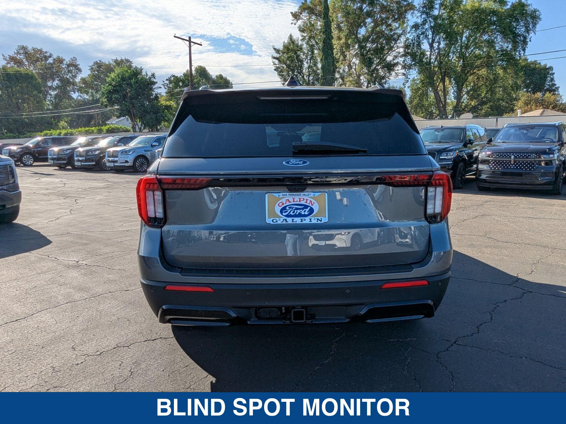 2025 Ford Explorer ST ST-Line photo 7