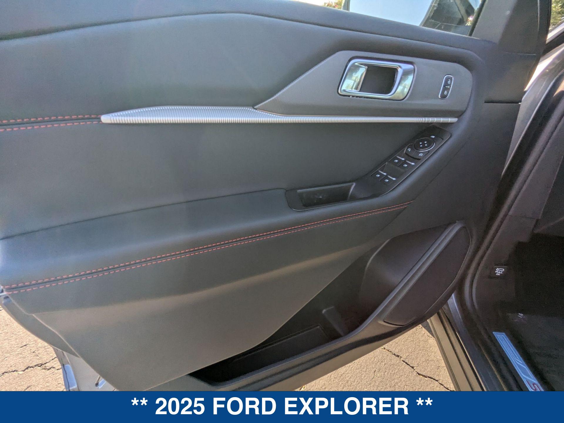 2025 Ford Explorer ST ST-Line photo 13