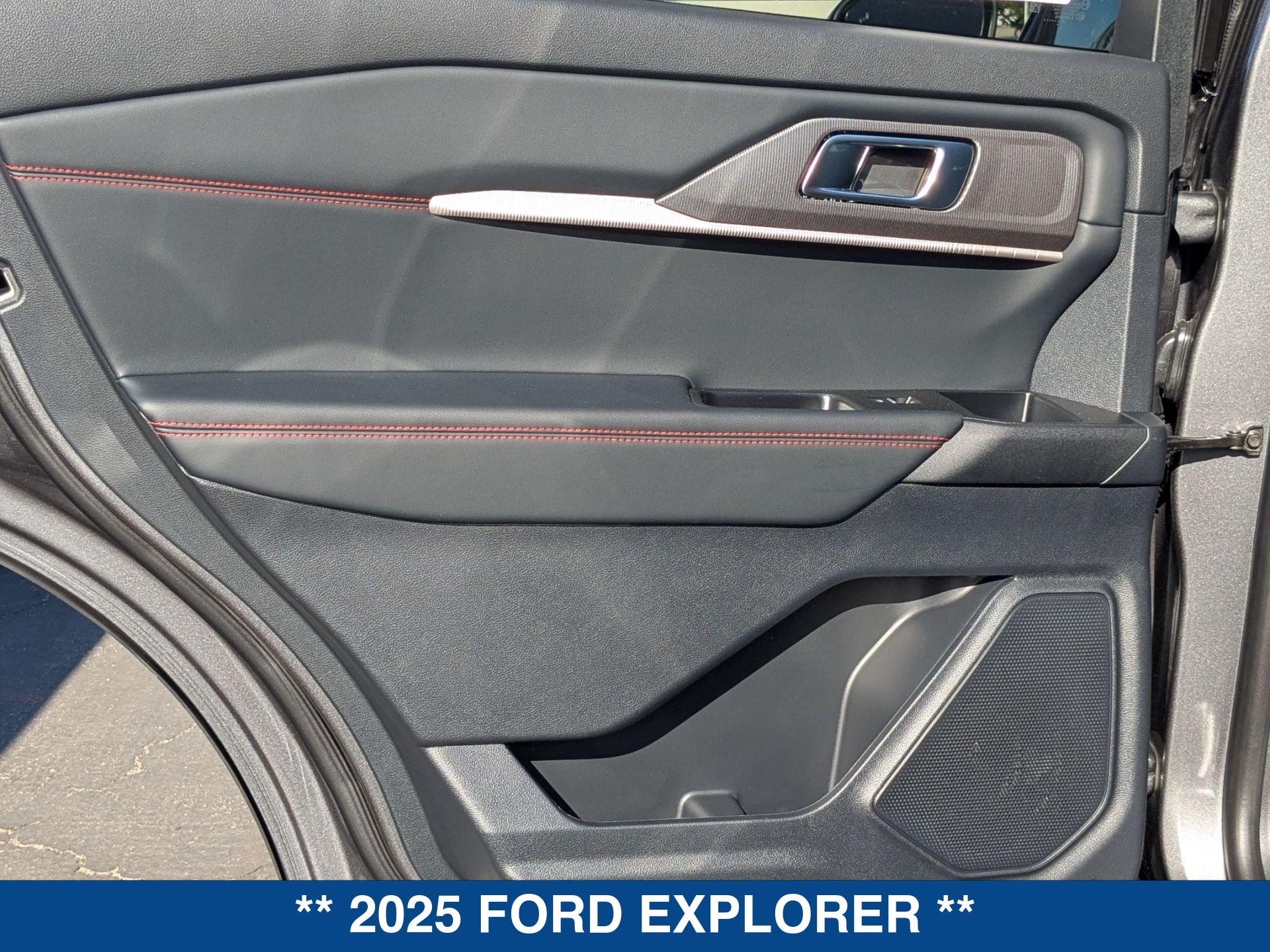2025 Ford Explorer ST ST-Line photo 19