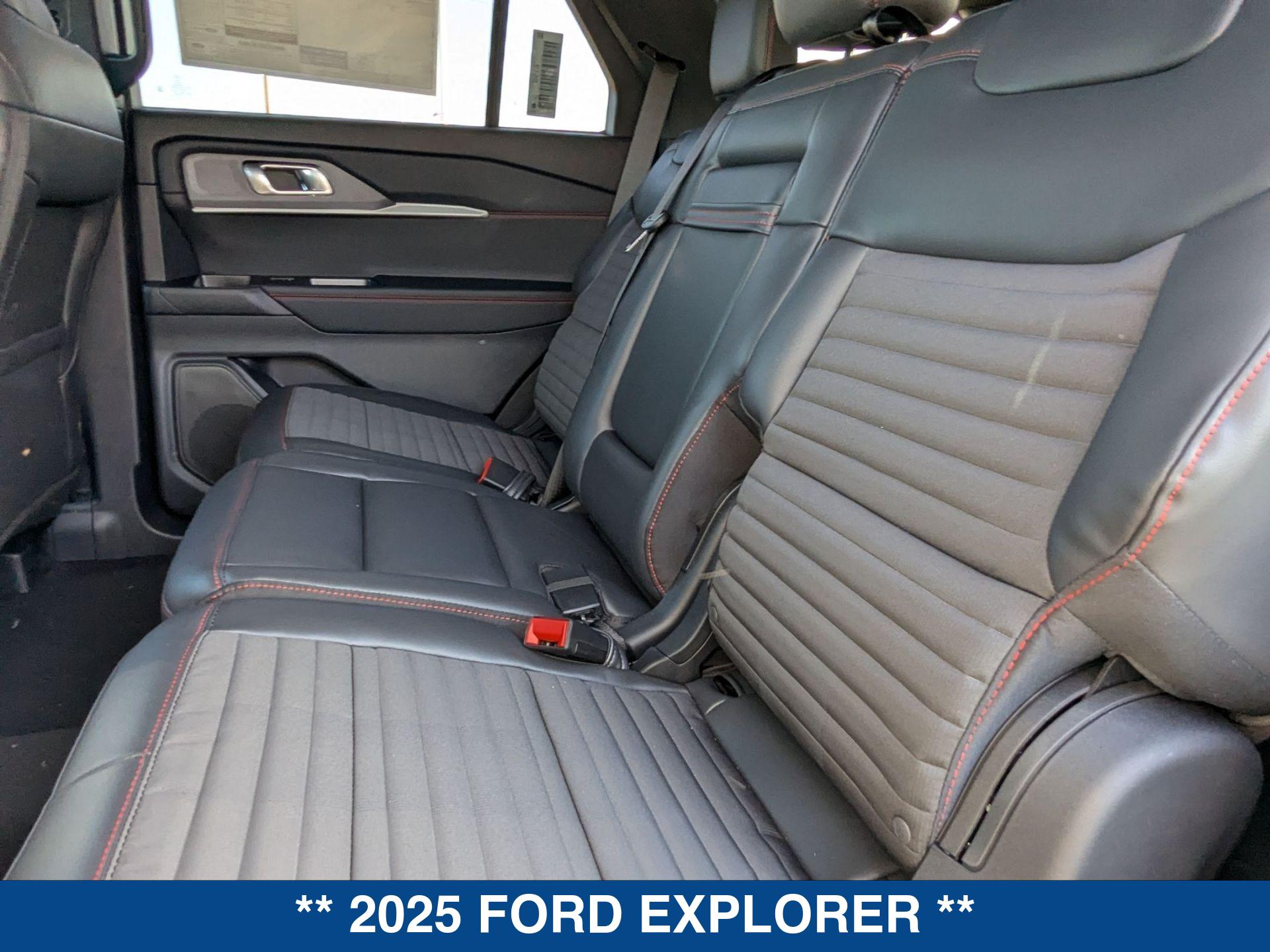 2025 Ford Explorer ST ST-Line photo 20