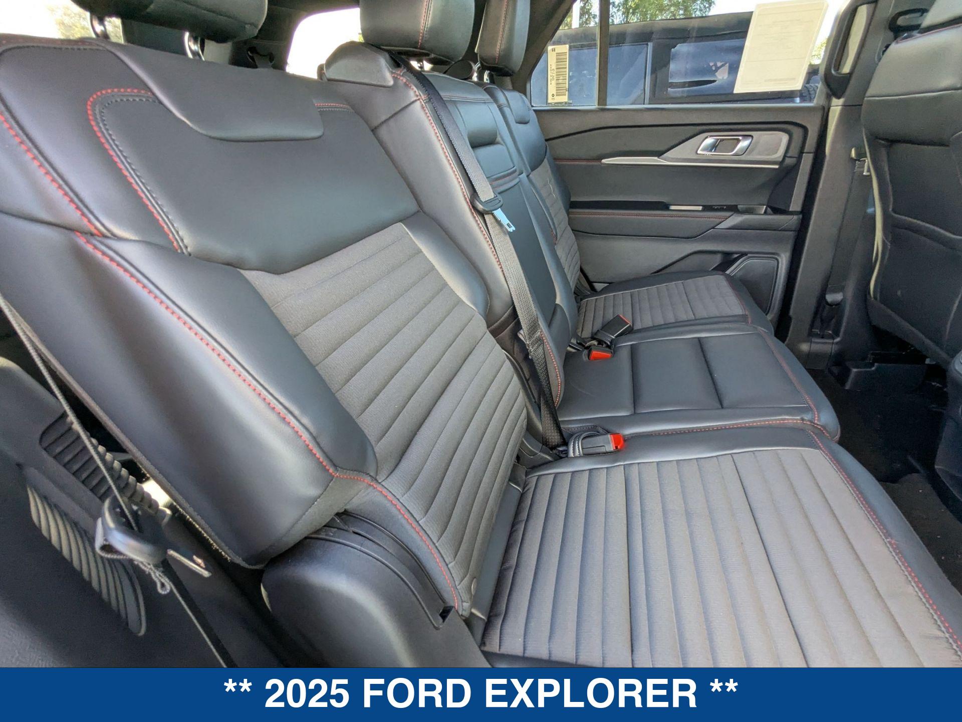 2025 Ford Explorer ST ST-Line photo 21