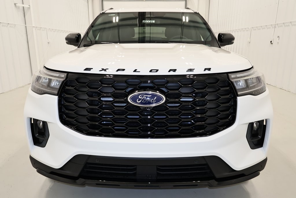 2025 Ford Explorer ST-Line photo 3