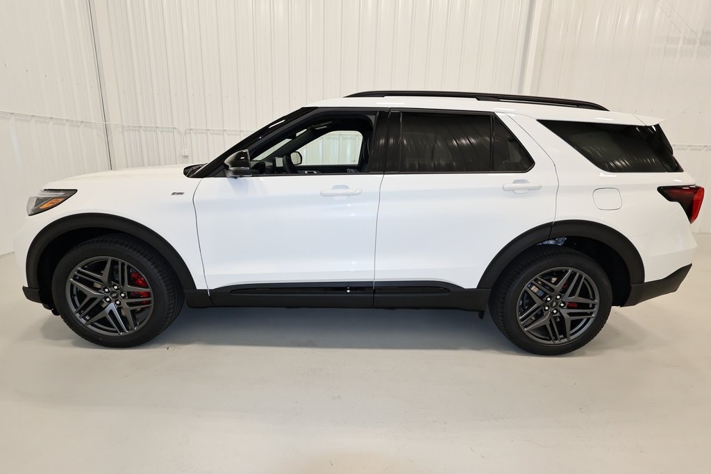 2025 Ford Explorer ST-Line photo 5