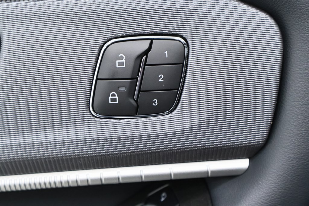 2025 Ford Explorer ST-Line photo 10