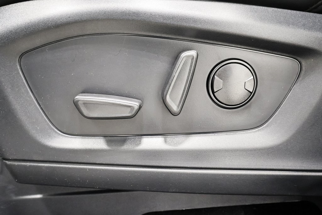 2025 Ford Explorer ST-Line photo 13