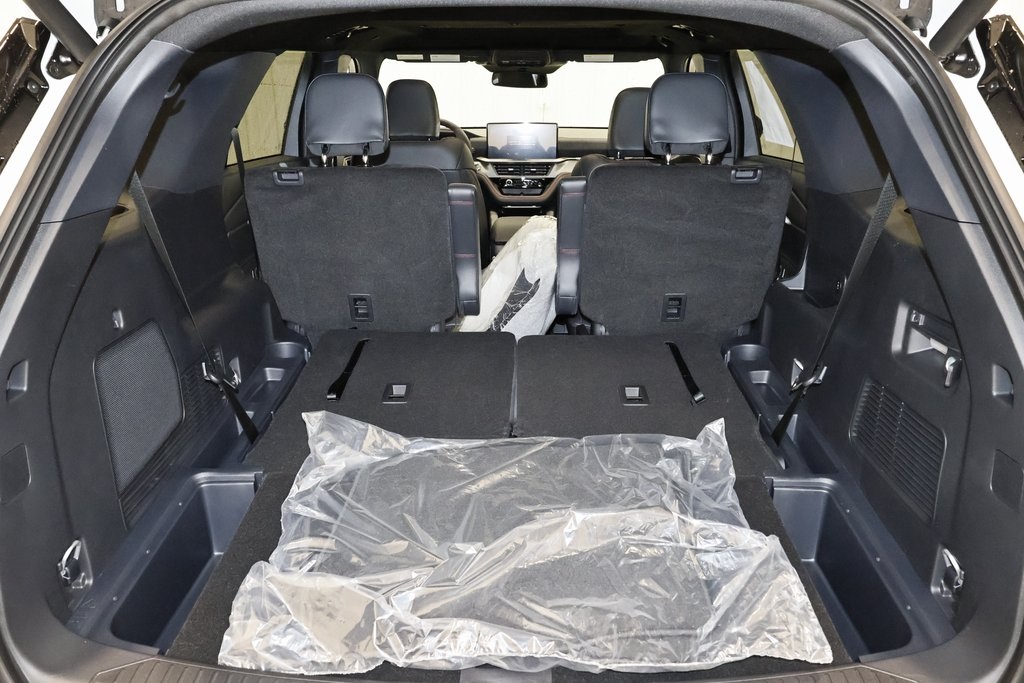 2025 Ford Explorer ST-Line photo 31