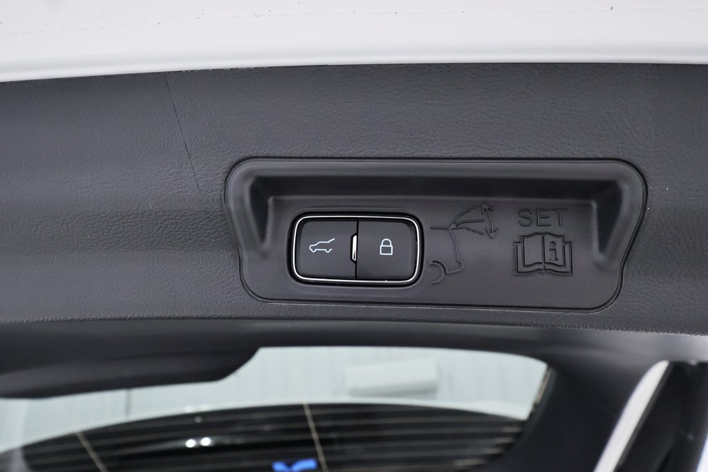 2025 Ford Explorer ST-Line photo 32