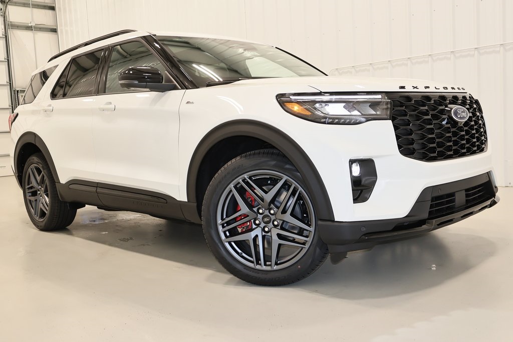 2025 Ford Explorer ST-Line photo 34