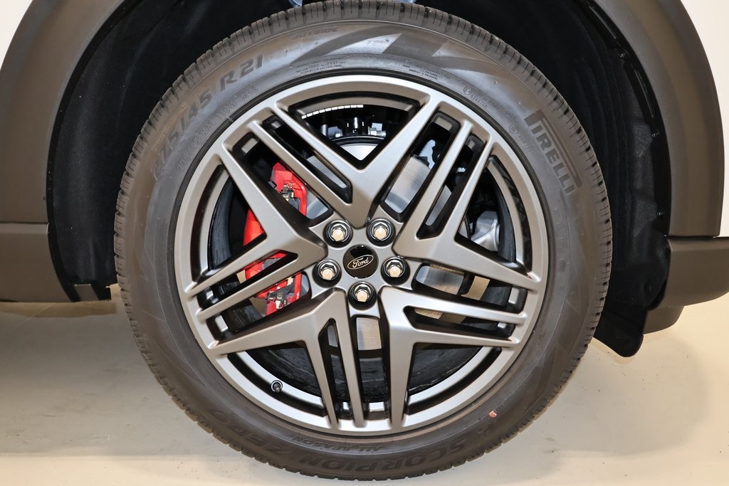 2025 Ford Explorer ST-Line photo 35