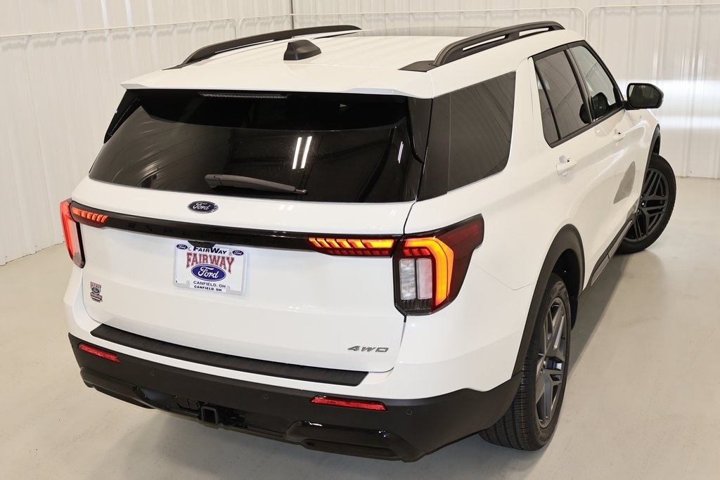 2025 Ford Explorer ST-Line photo 37