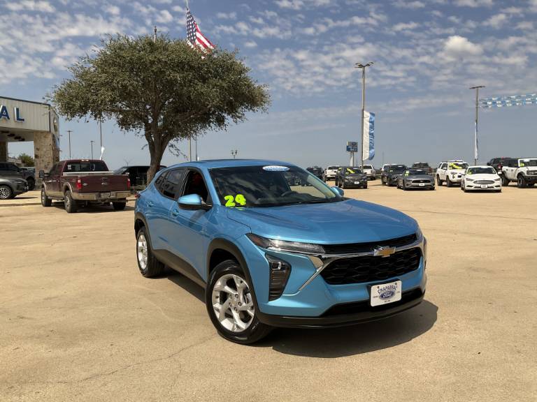 2025 Chevrolet Trax LS