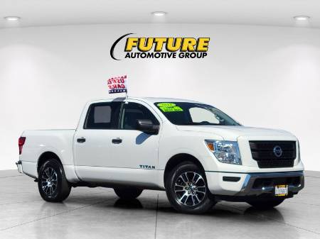 2022 Nissan Titan SV
