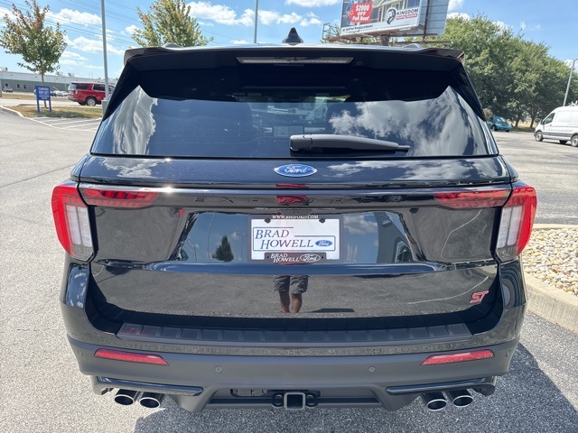 2025 Ford Explorer ST photo 7