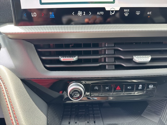 2025 Ford Explorer ST photo 11