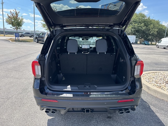 2025 Ford Explorer ST photo 23