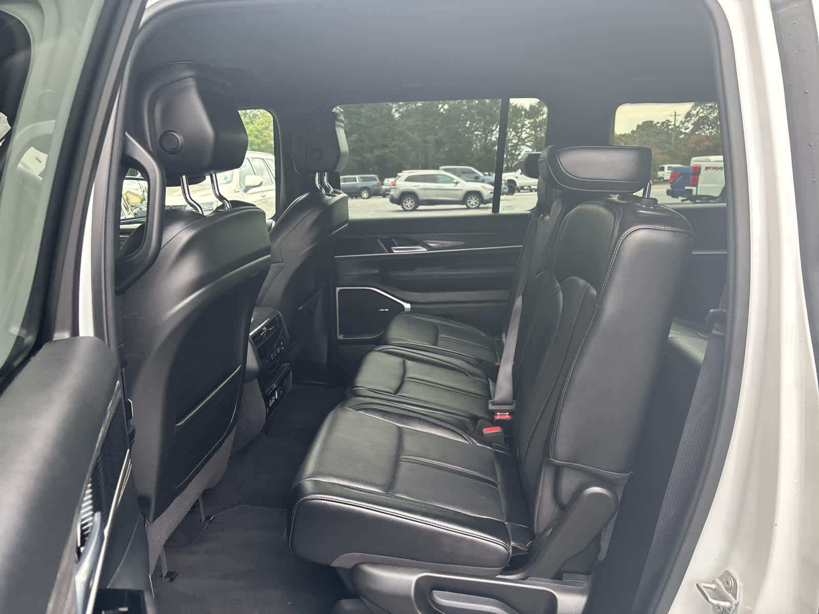 2024 Jeep Wagoneer Series II photo 18