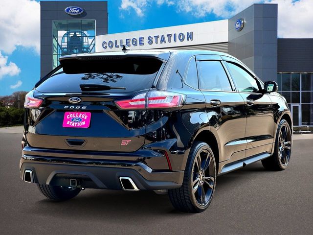 2021 Ford Edge ST photo 4
