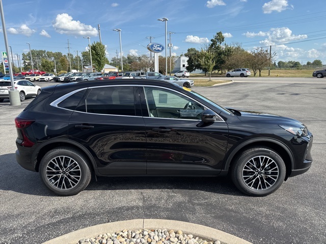2025 Ford Escape Plug-In Hybrid Base photo 4