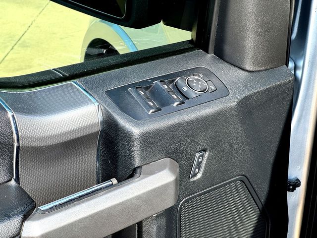 2015 Ford F-150 XLT photo 9