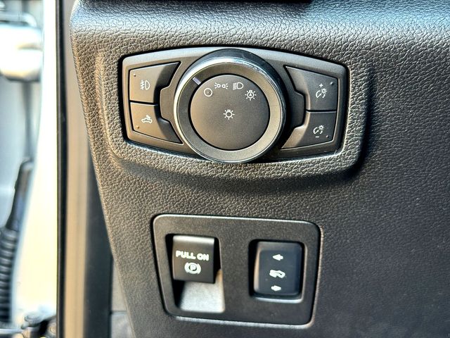 2015 Ford F-150 XLT photo 13