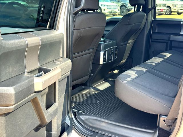 2015 Ford F-150 XLT photo 21