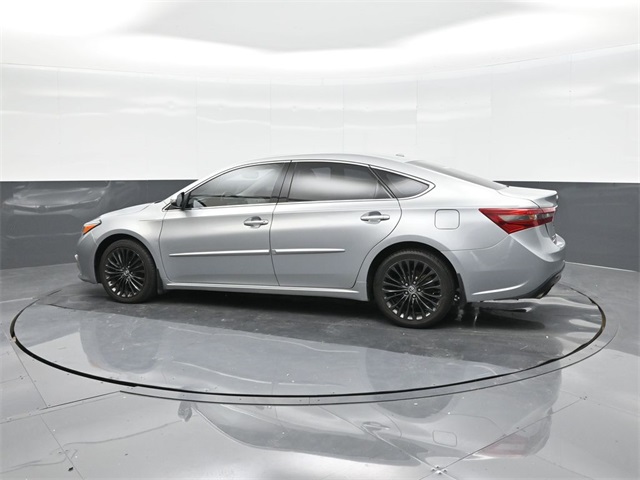 2016 Toyota Avalon Touring photo 5