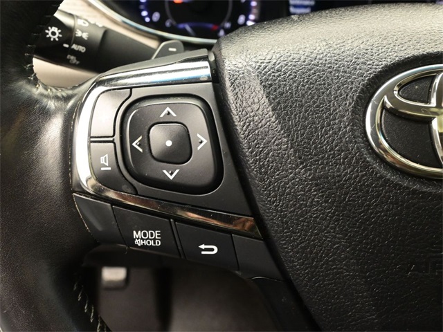 2016 Toyota Avalon Touring photo 7