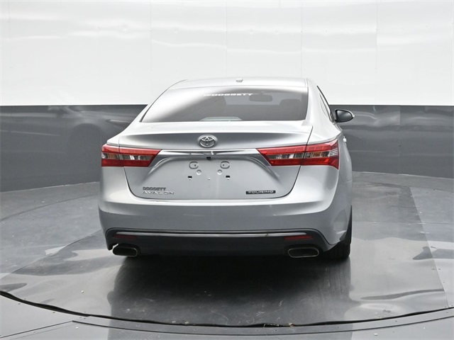 2016 Toyota Avalon Touring photo 11