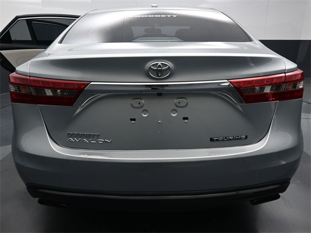 2016 Toyota Avalon Touring photo 12