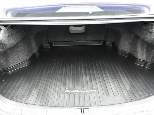 2016 Toyota Avalon Touring photo 15