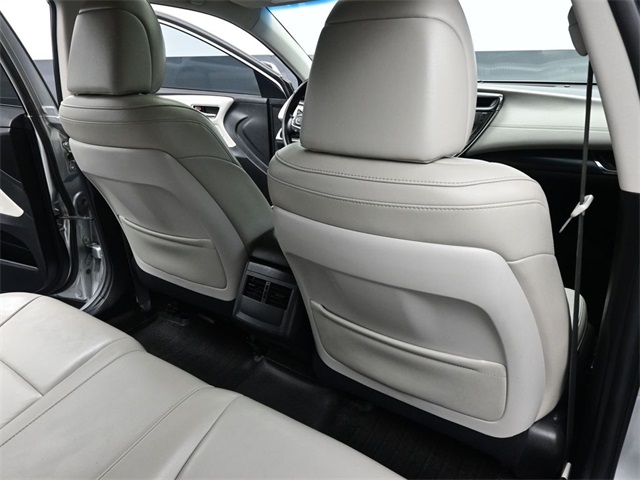 2016 Toyota Avalon Touring photo 24