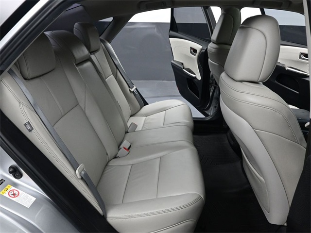 2016 Toyota Avalon Touring photo 28
